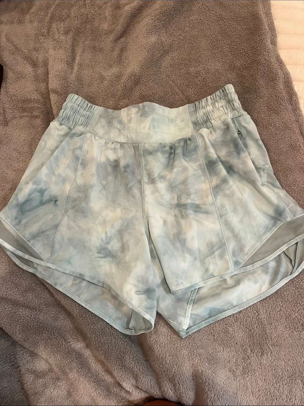 lululemon athletica Women's Pale Blue Tie-Dye Running Shorts